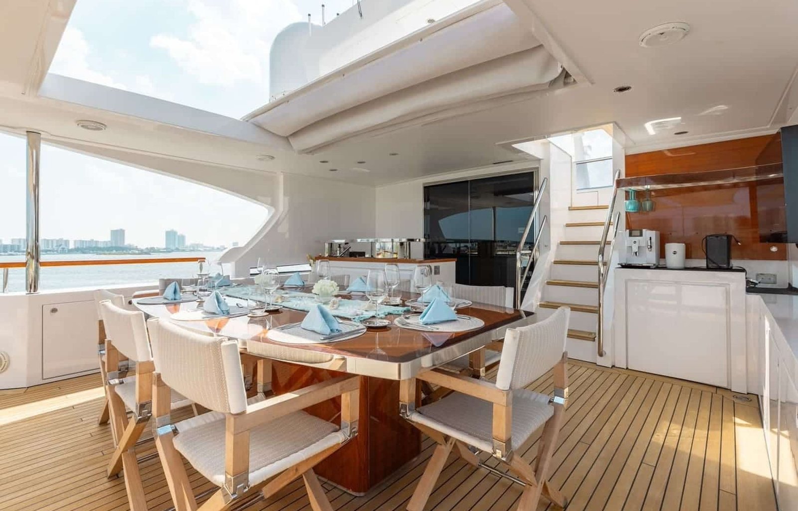 10 95' Benetti Delfino Bella Vita Luxury Miami Yacht Charter Rental Modern Elegance YachtLuxe Bimini The Bahamas-X3