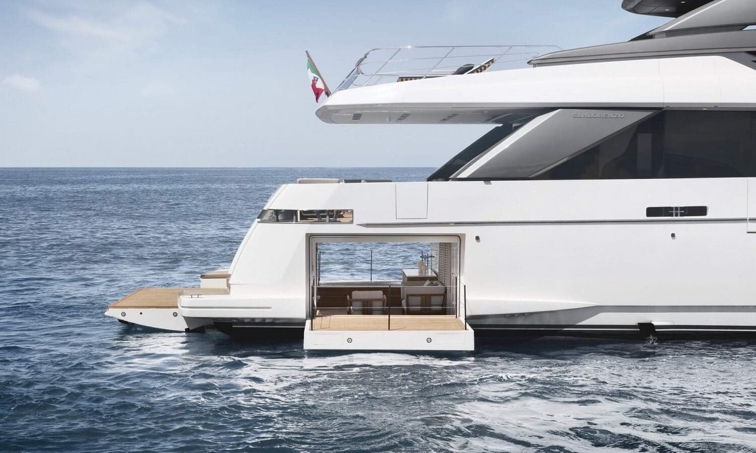 Miami 20 10-Sanlorenzo_SL120A_photo-Thomas-Pagani_resize-1600x1066