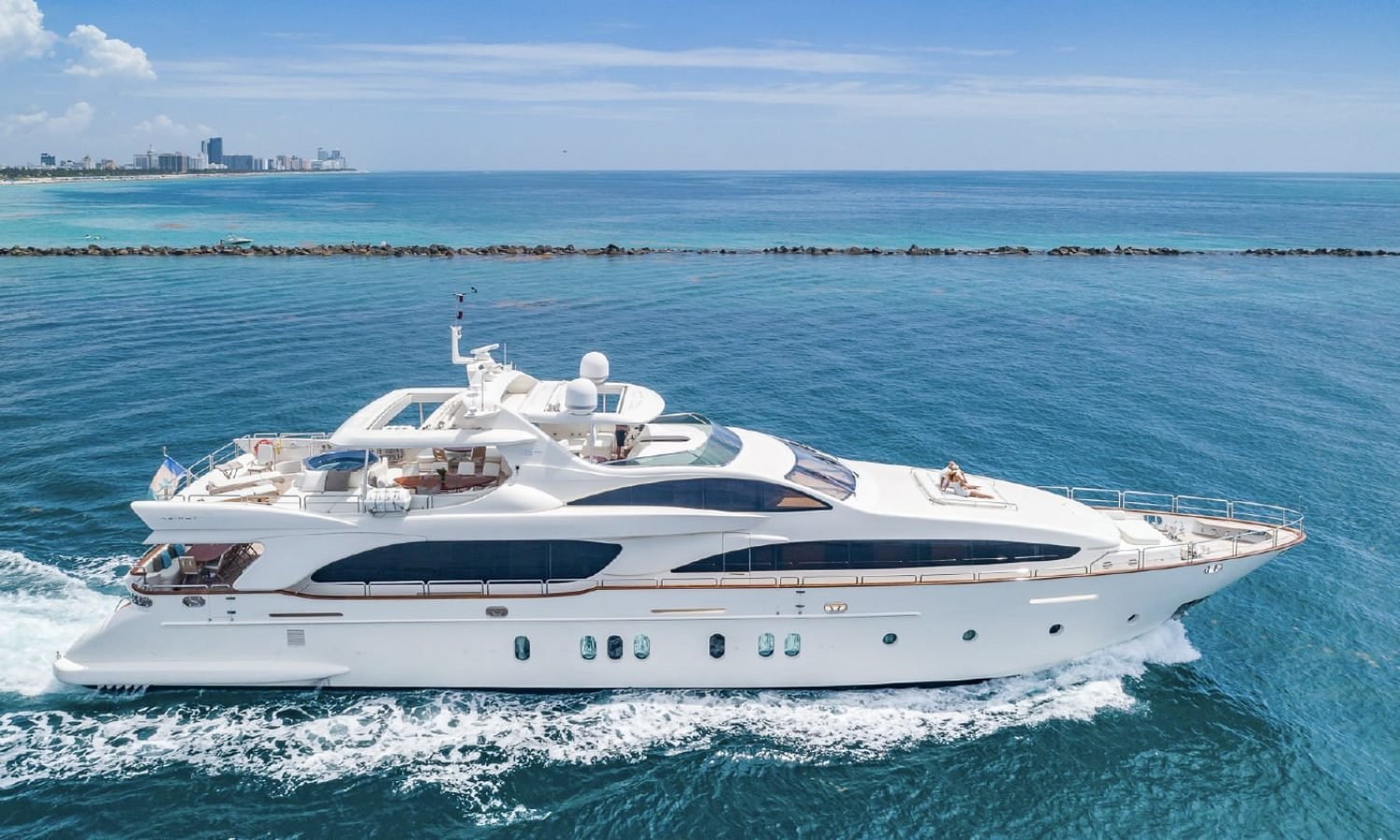 Miami 22 116' Azimut