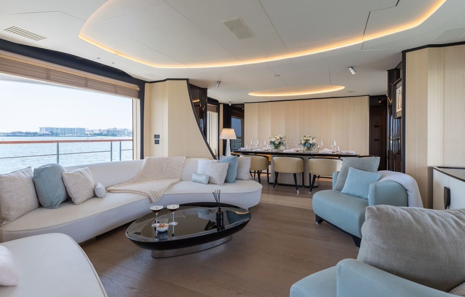 13 95' Benetti Delfino Bella Vita Luxury Miami Yacht Charter Rental Modern Elegance YachtLuxe Bimini The Bahamas-X3