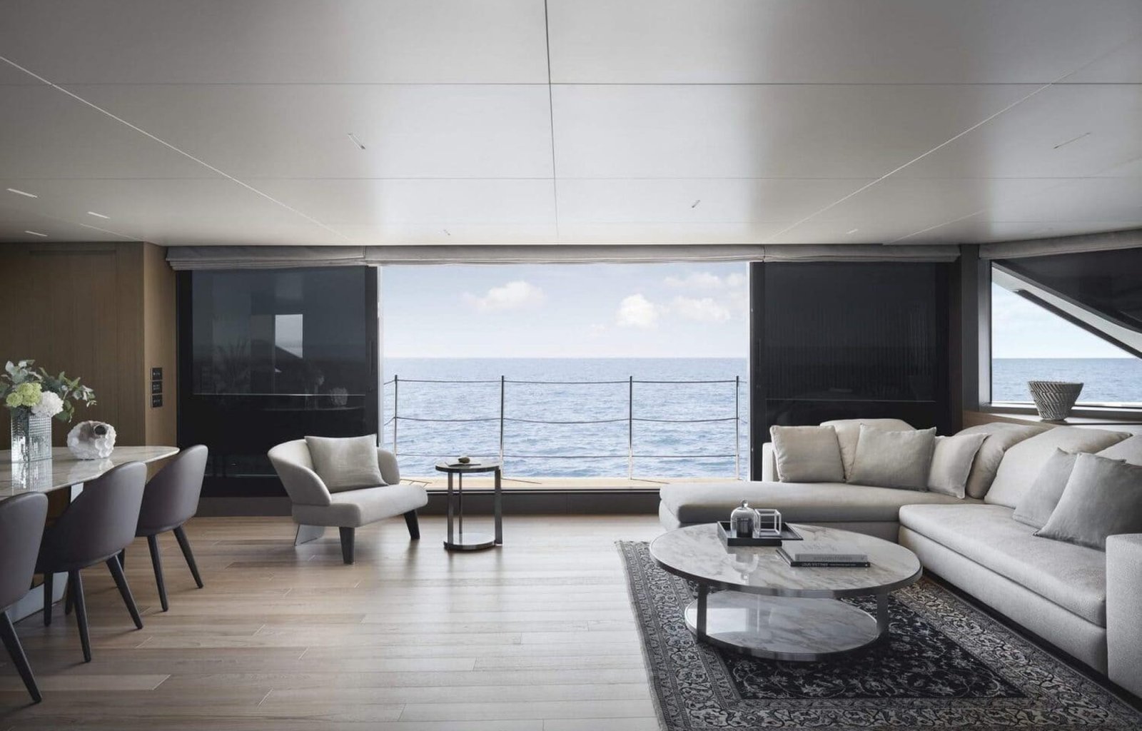 13-Sanlorenzo_SL120A_Main-Deck_Salon_photo-Thomas-Pagani_resize-1600x1066