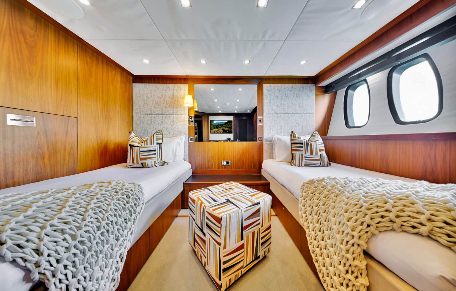 130' Sunseeker 'Natural 9' - CABIN 3_6