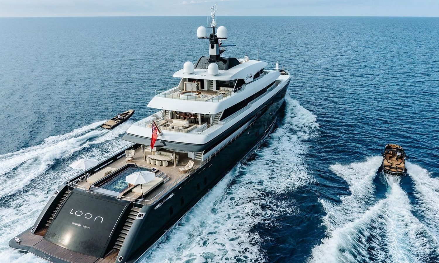 Loon superyacht for charter week in monaco