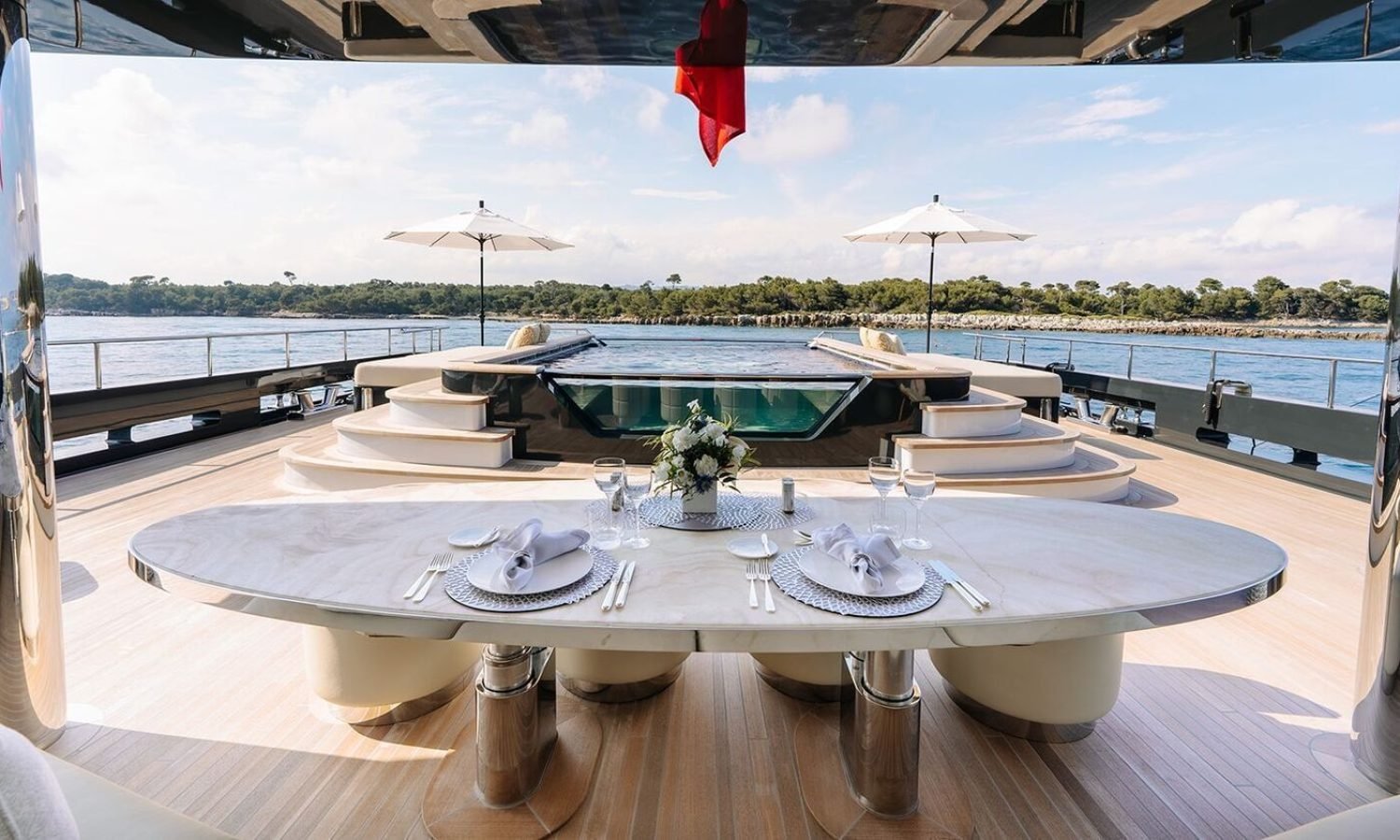 1695925154127_MainDeckAft5