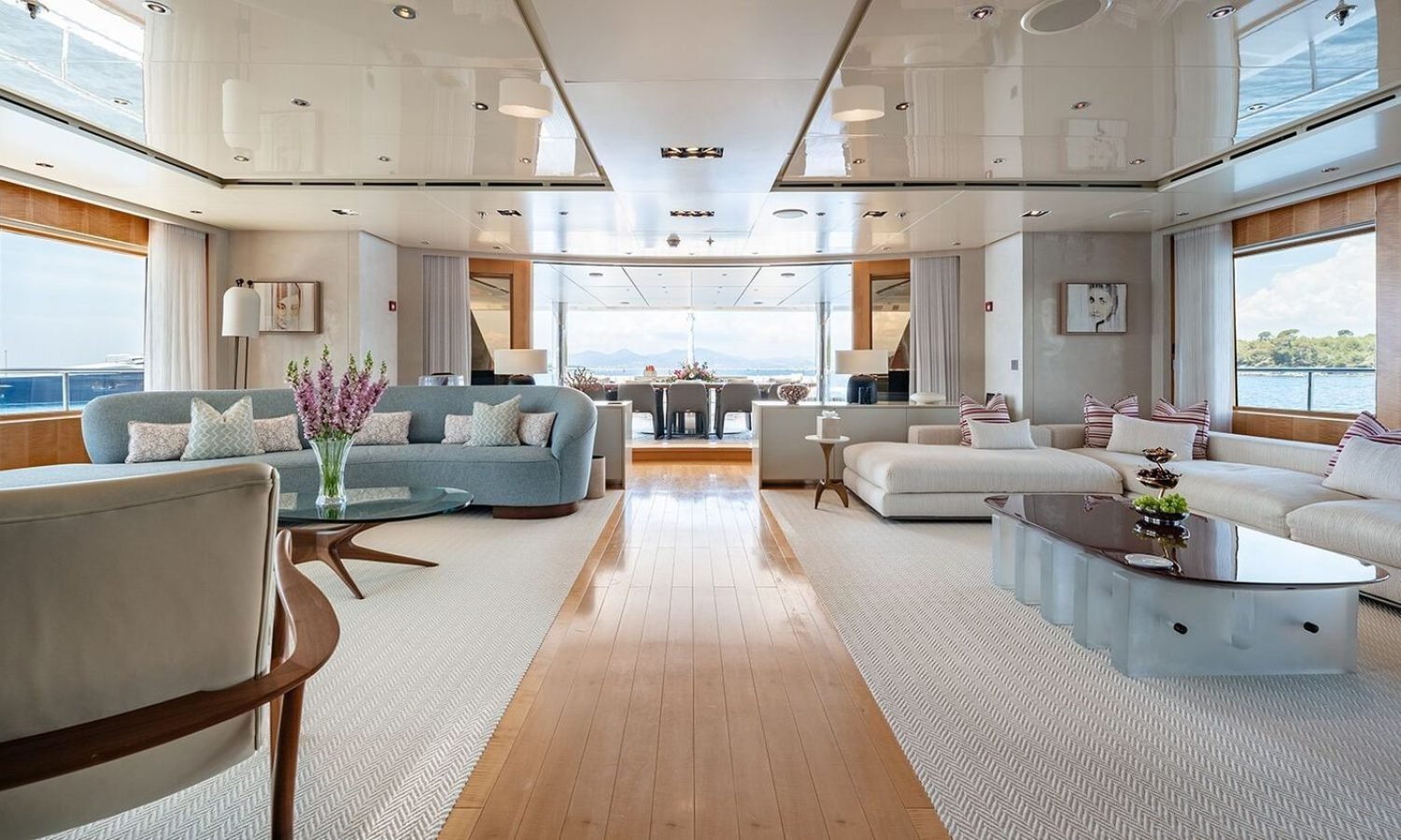 1695925154130_SkyLounge2