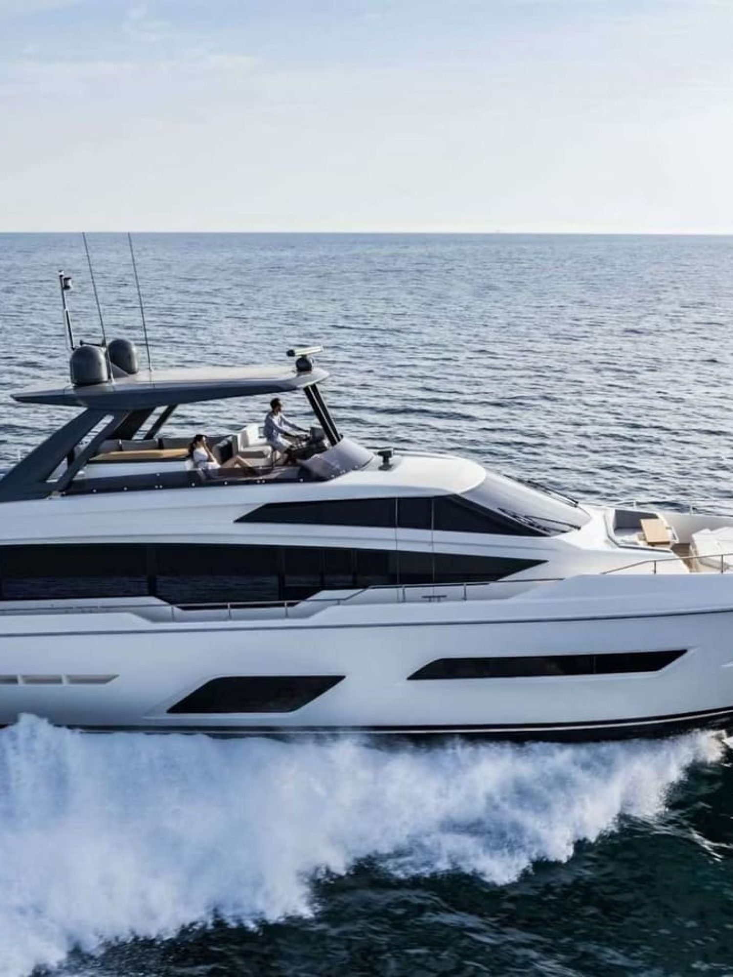 1733150961-ferretti-780-piccolino5_12_11zon