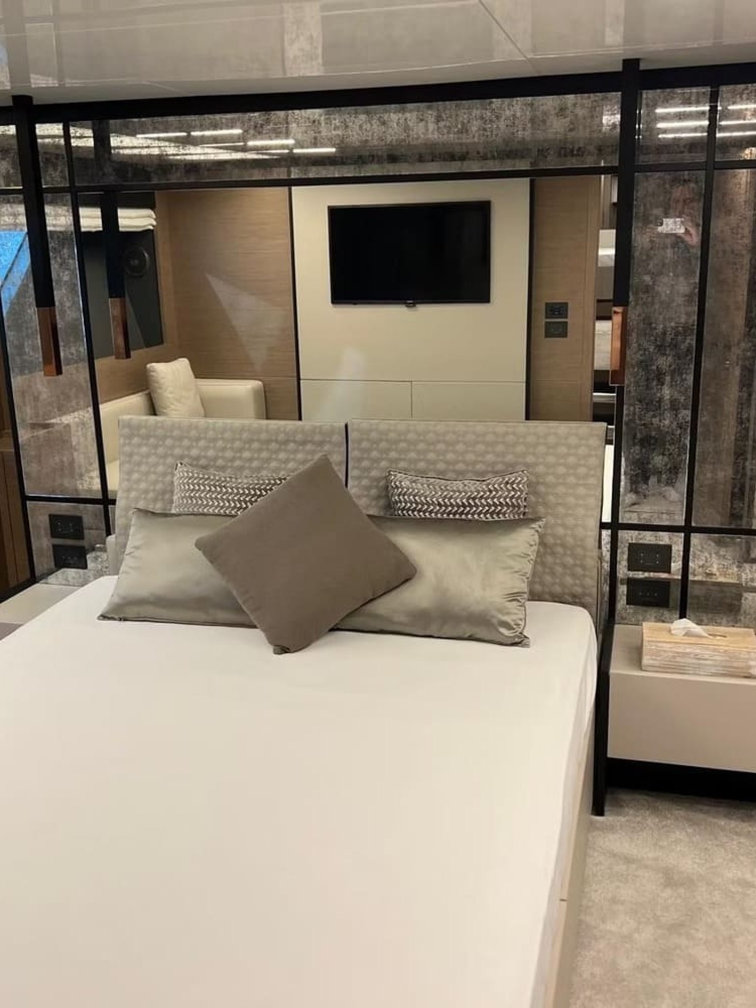 1733151039-whatsapp-image-2024-10-16-at-11-29-30-am-1_3_11zon