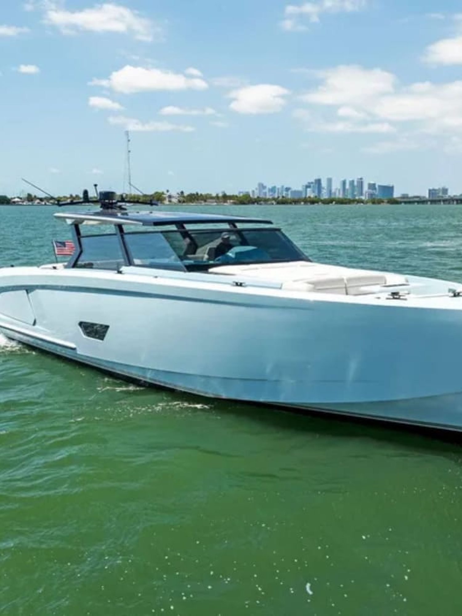 2022-vanquish-yachts-vq58-power-9367094-20240426050658940-1_XLARGE