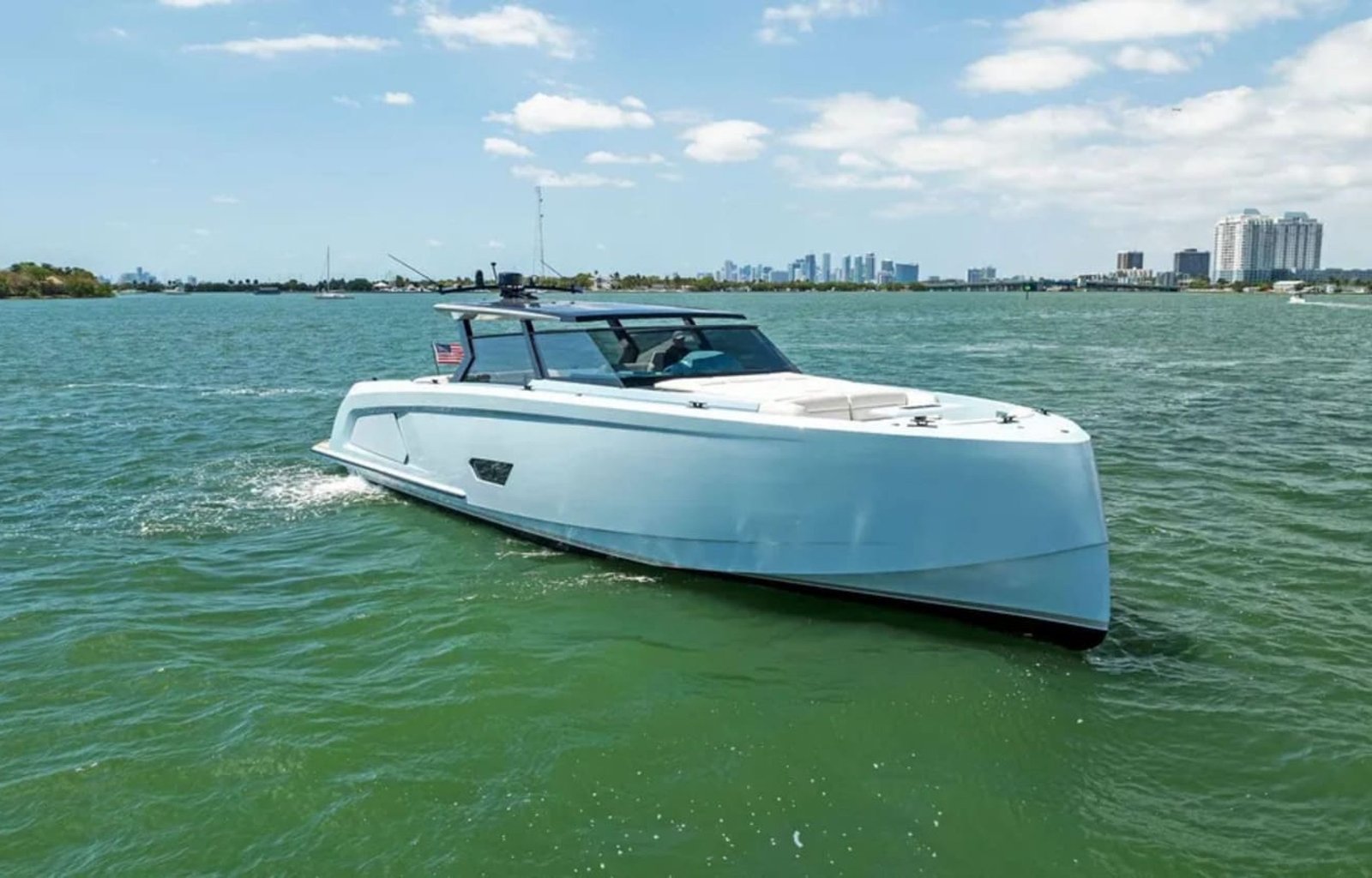 2022-vanquish-yachts-vq58-power-9367094-20240426050658940-1_XLARGE