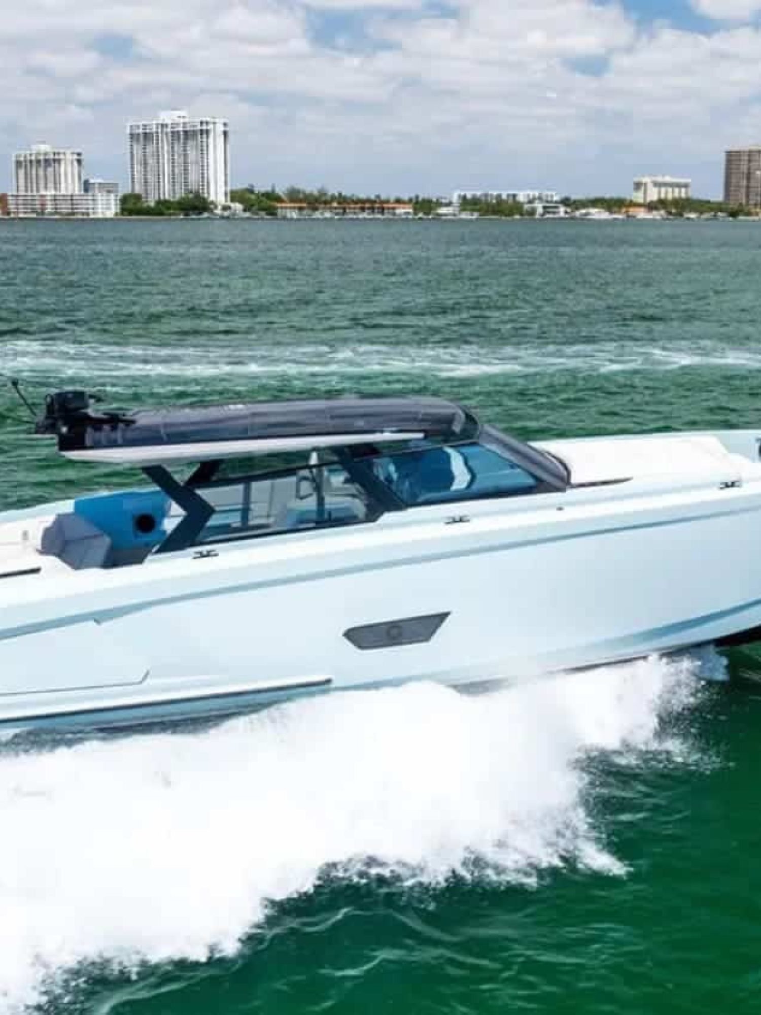 2022-van58' Vanquishquish-yachts-vq58-power-9367094-20240426050721004-1_XLARGE