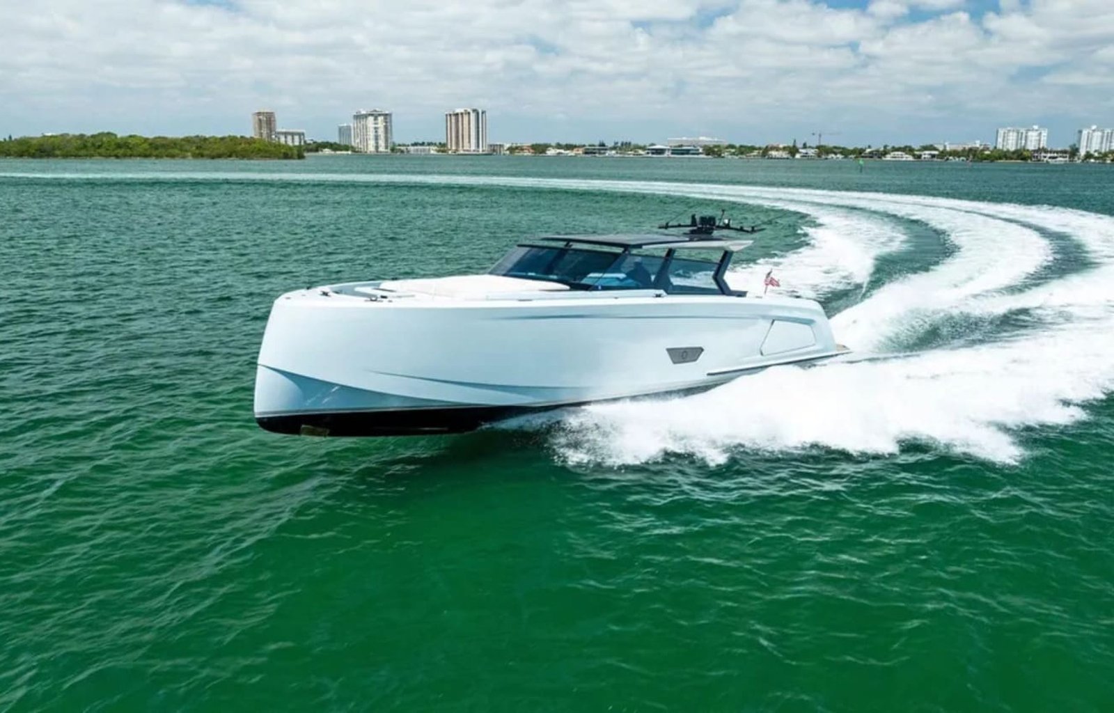 2022-vanquish-yachts-vq58-power-9367094-20240426050733039-1_XLARGE