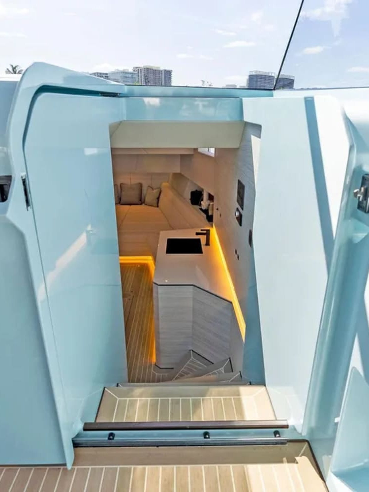 2022-vanquish-yachts-vq58-power-9367094-20240426050755110-1_XLARGE