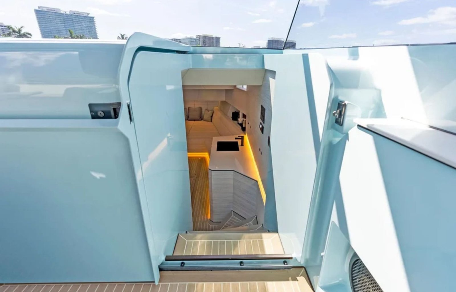 2022-vanquish-yachts-vq58-power-9367094-20240426050755110-1_XLARGE