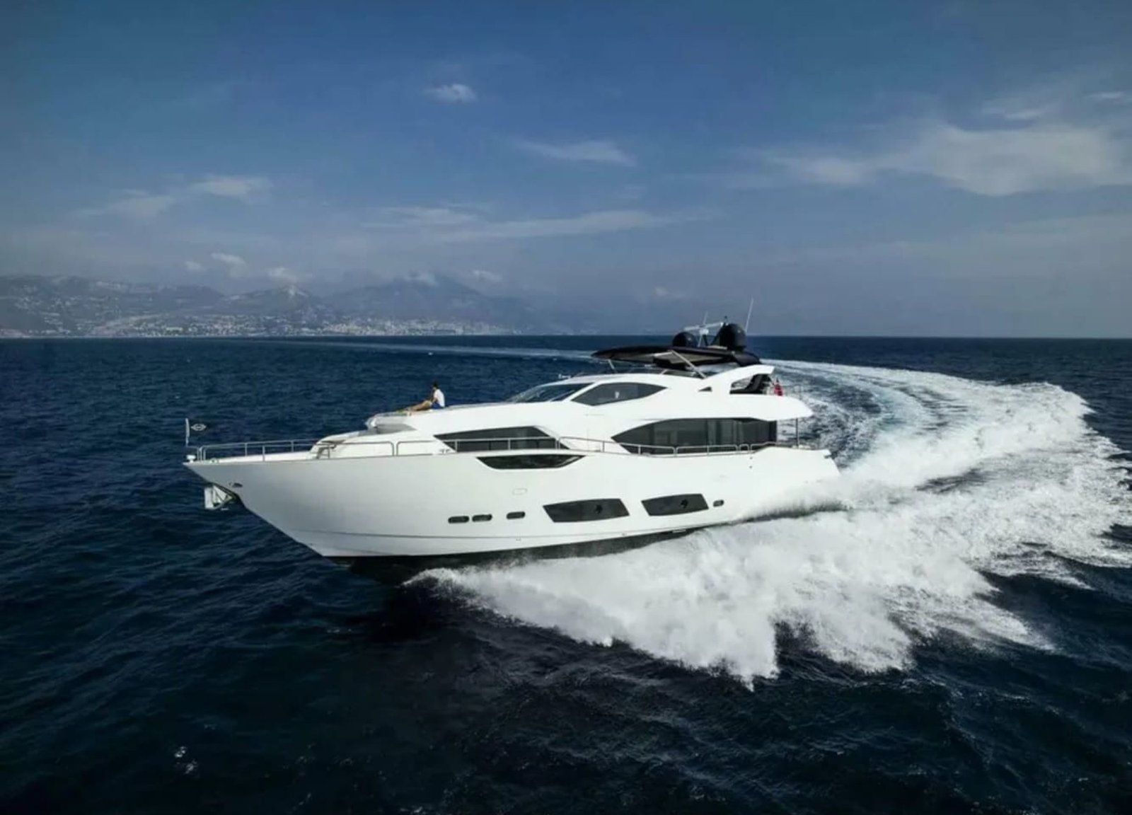 2025-sunseeker-95-yacht-power-9647231-972384064-0-040120250404-1