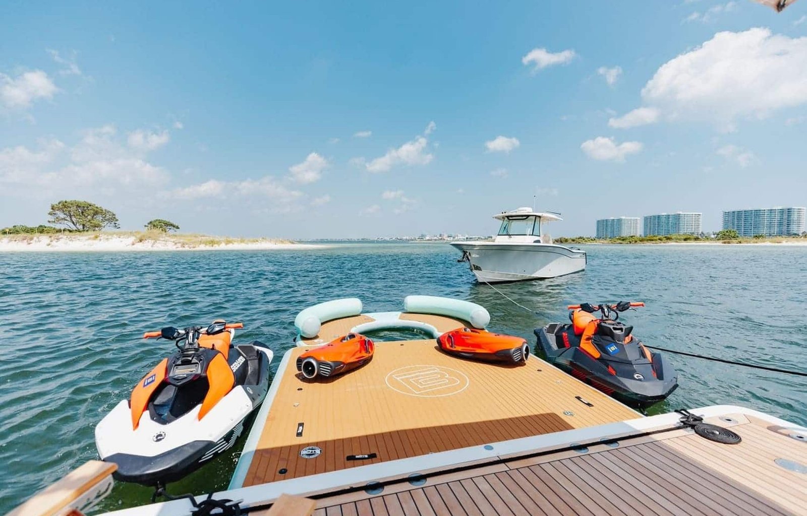 23 95' Benetti Delfino Bella Vita Luxury Miami Yacht Charter Rental Modern Elegance YachtLuxe Bimini The Bahamas-X3