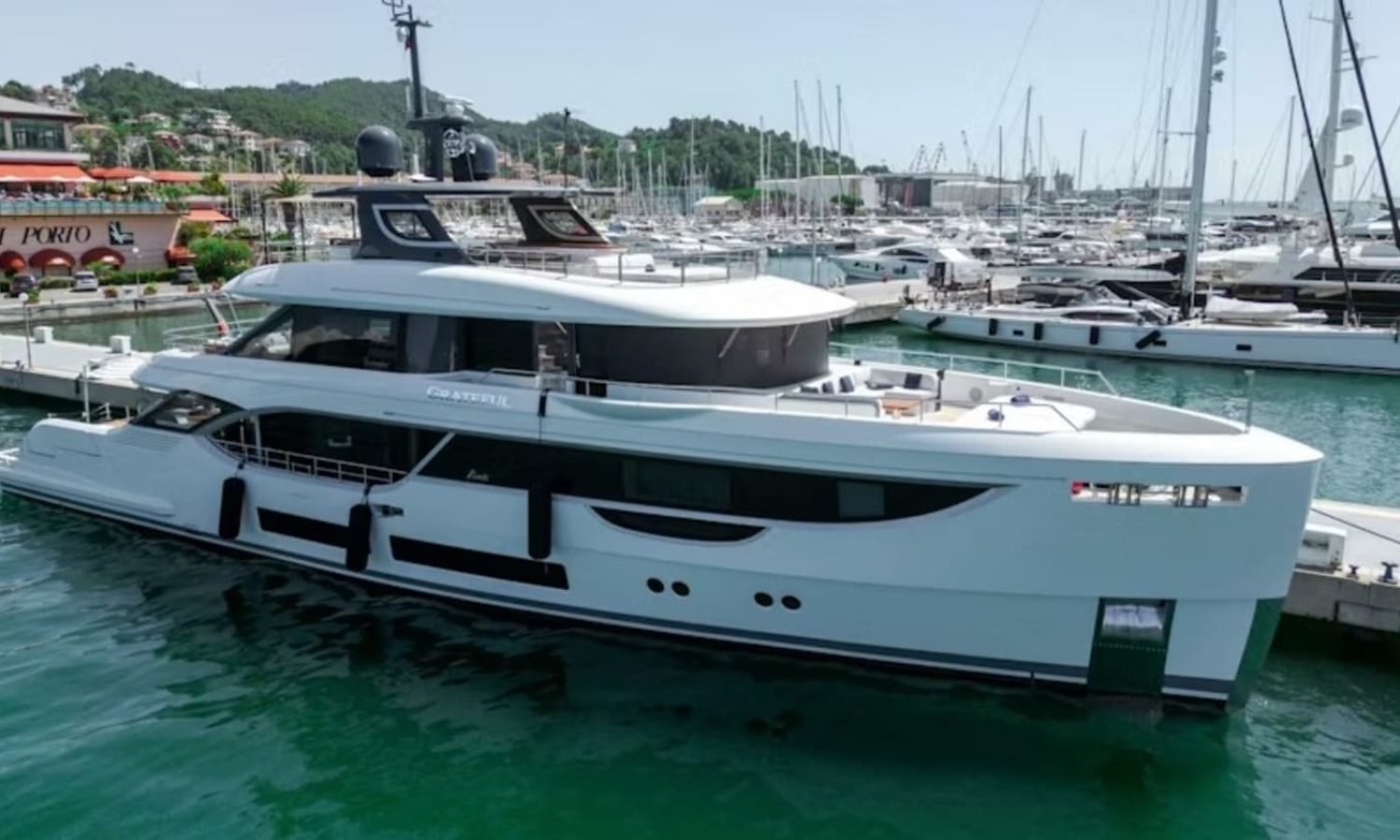 Bahamas 4 112' Ferretti