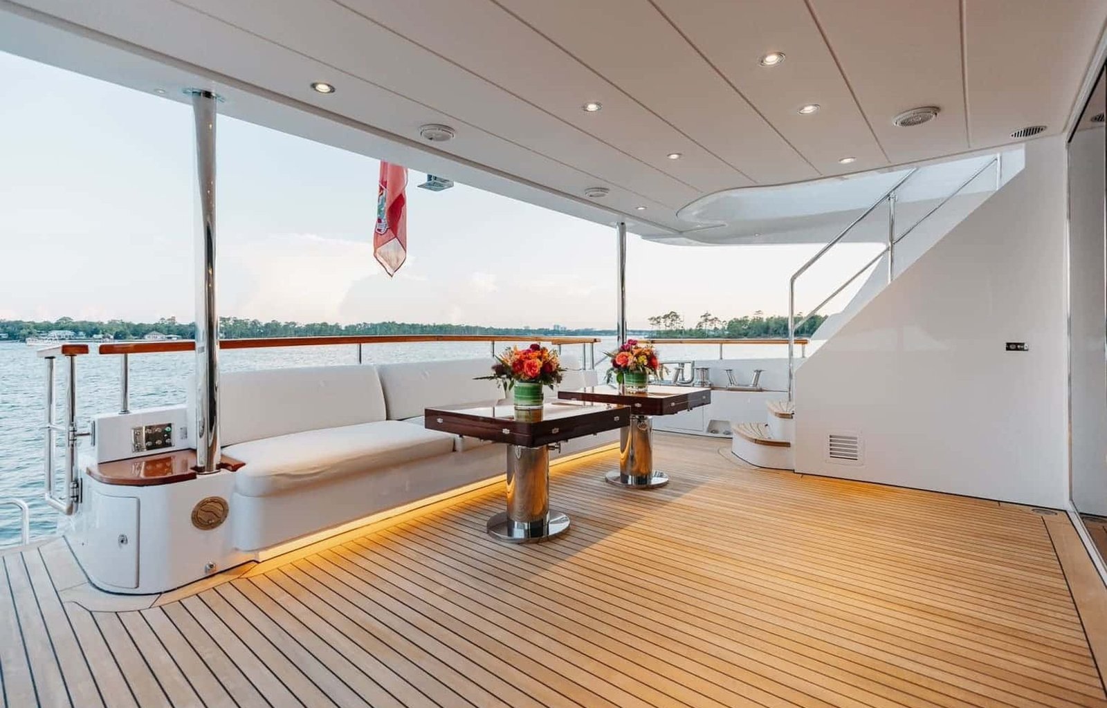 5 95' Benetti Delfino Bella Vita Luxury Miami Yacht Charter Rental Modern Elegance YachtLuxe Bimini The Bahamas-X3