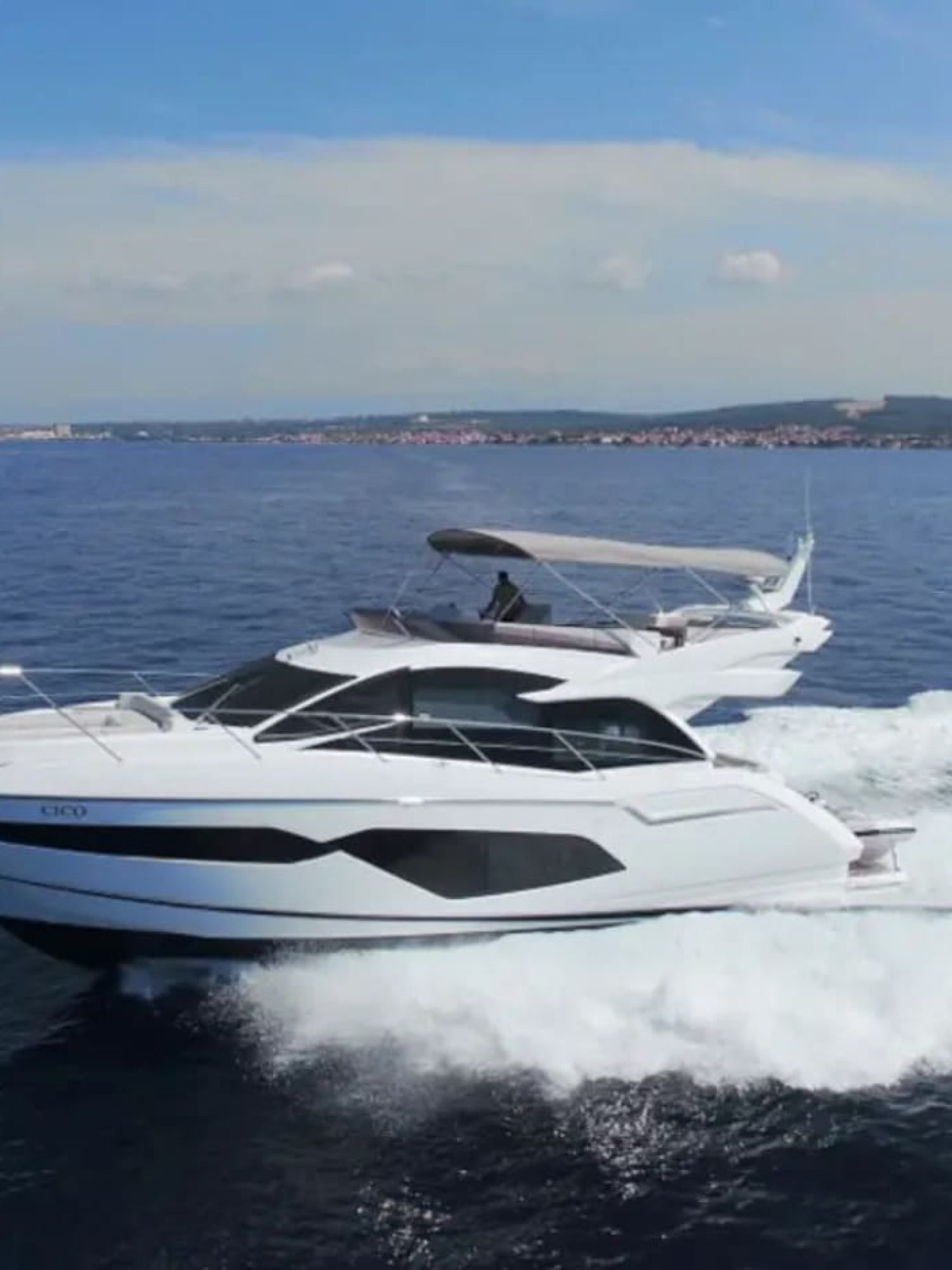 Side angle of the 56' Sunseeker Manhattan yacht on the water