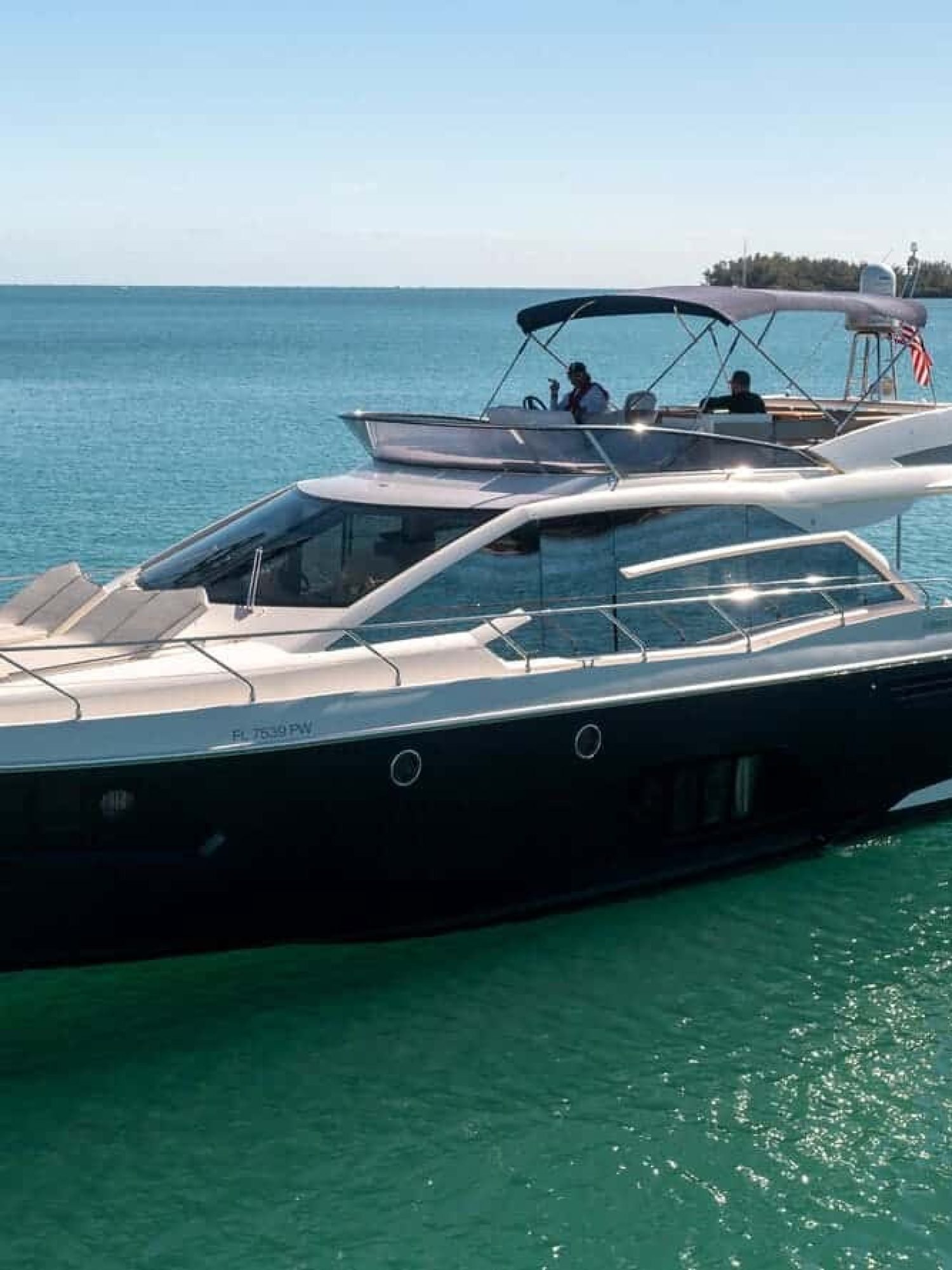 60' Absolute Fly Yacht Exterior Angle