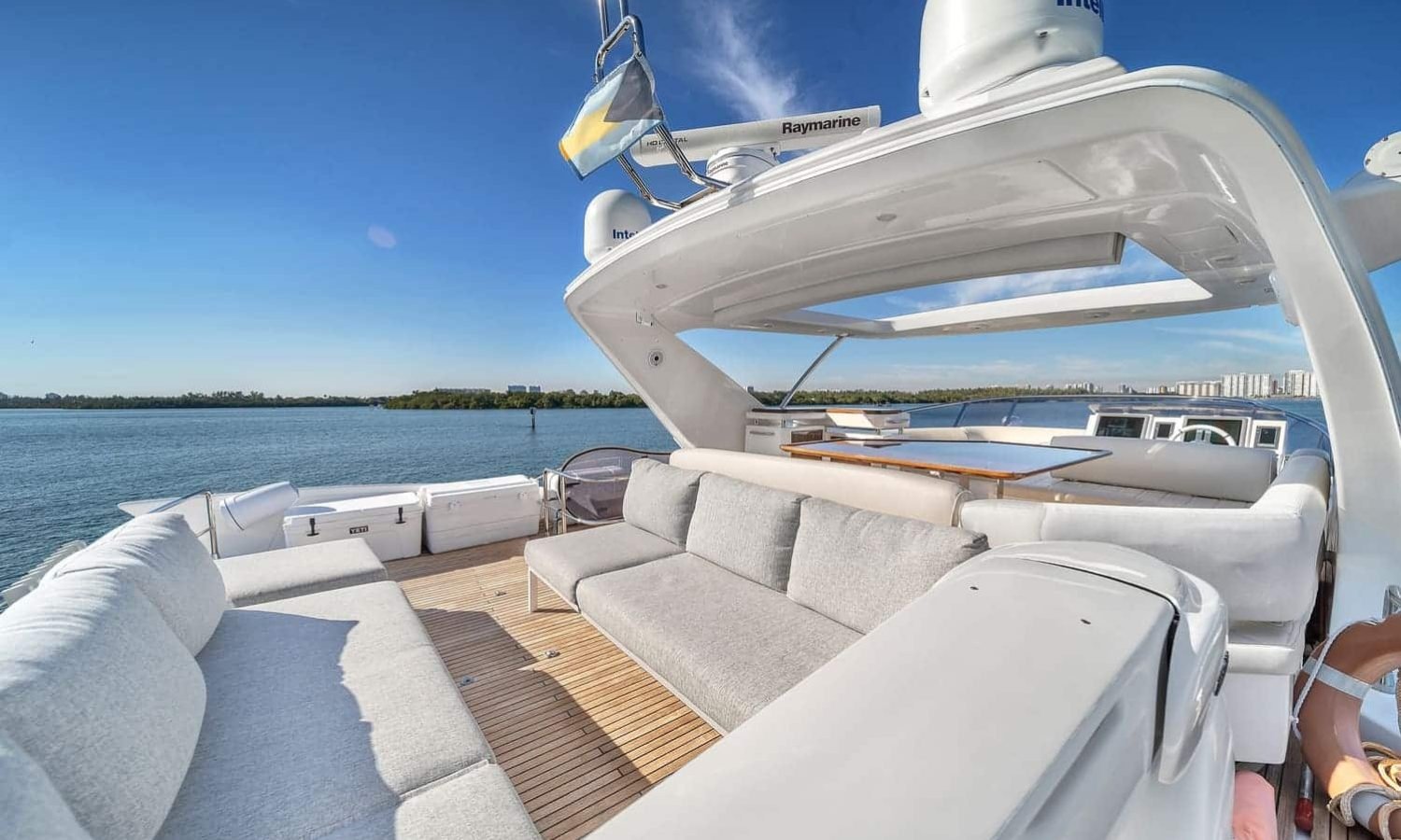 70' Azimut