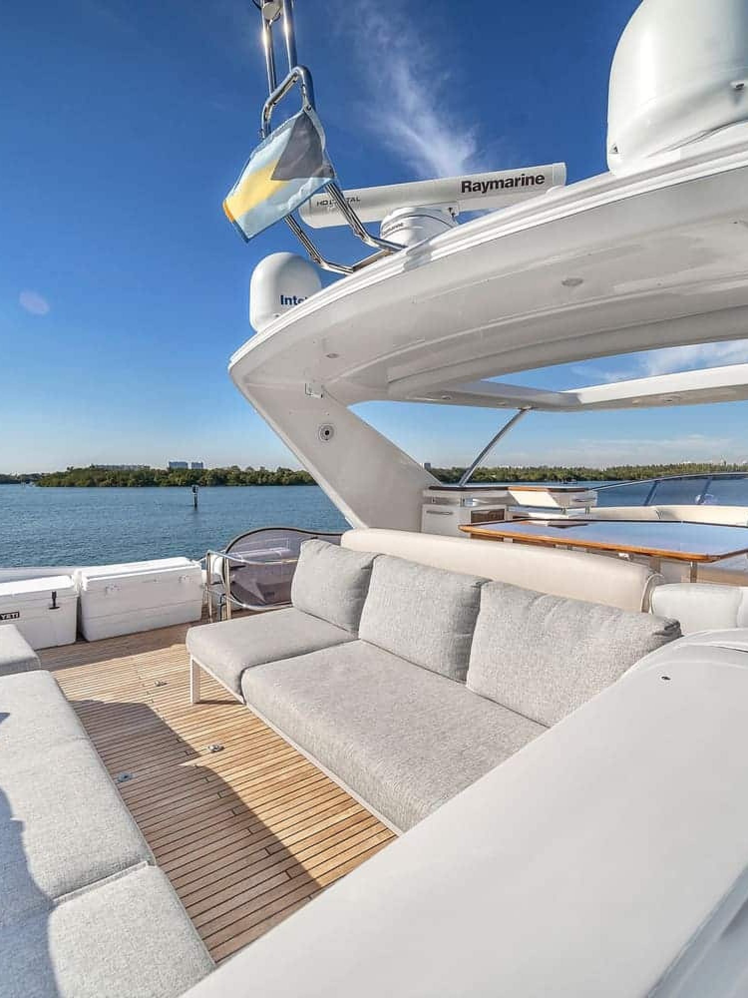 70' Azimut