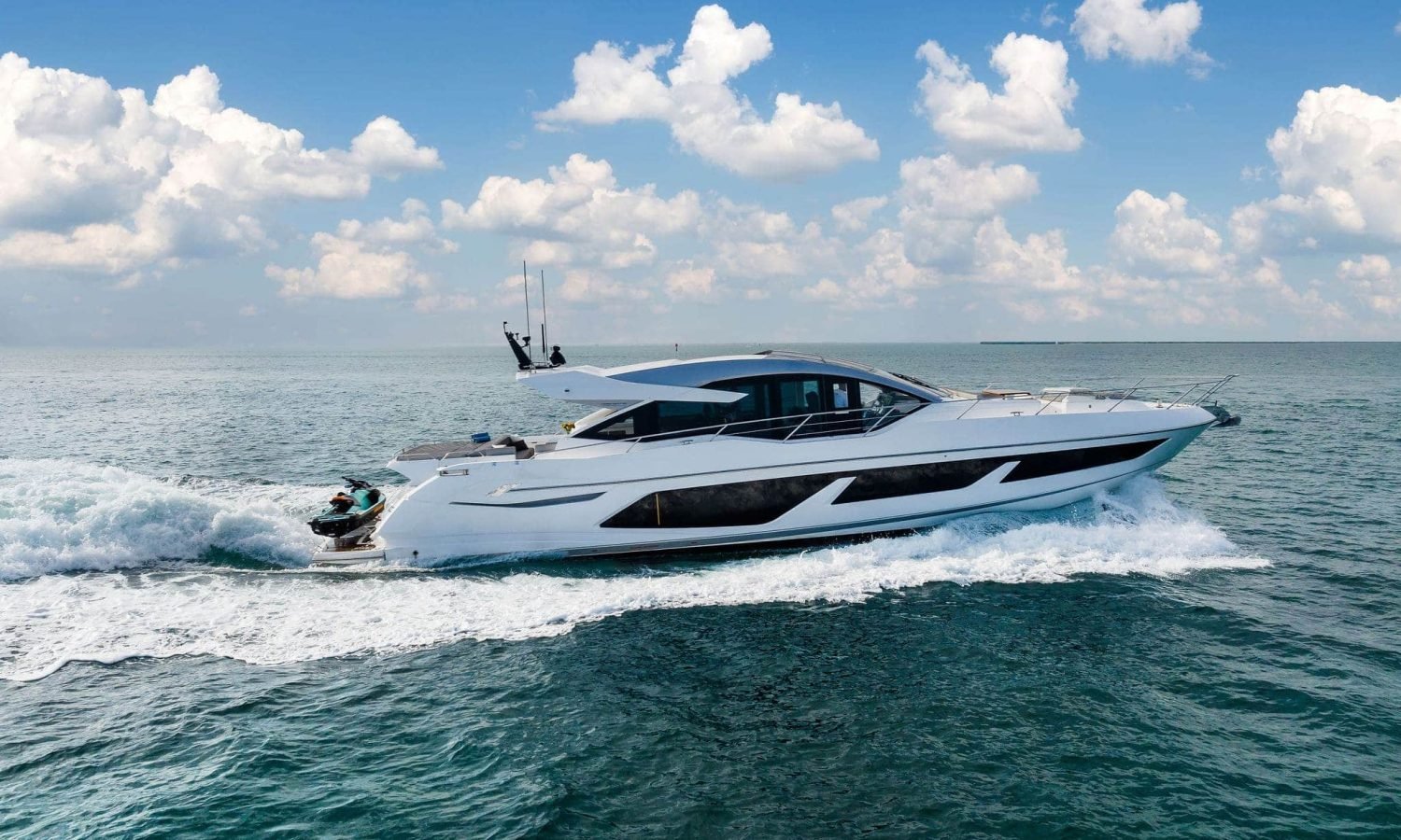 74_Sunseeker-BelowDeck-Drone-3