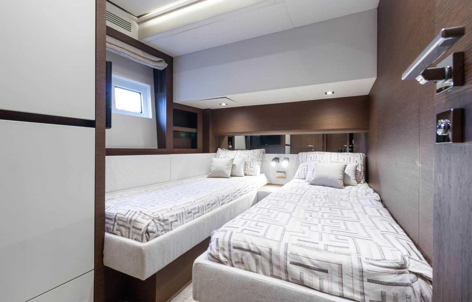 75' Prestige-Interiors-18