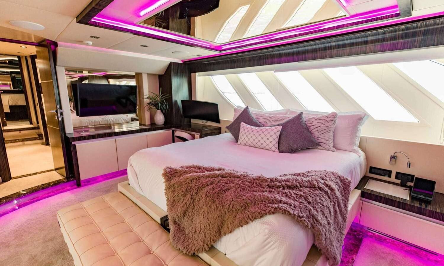 100' Dominator