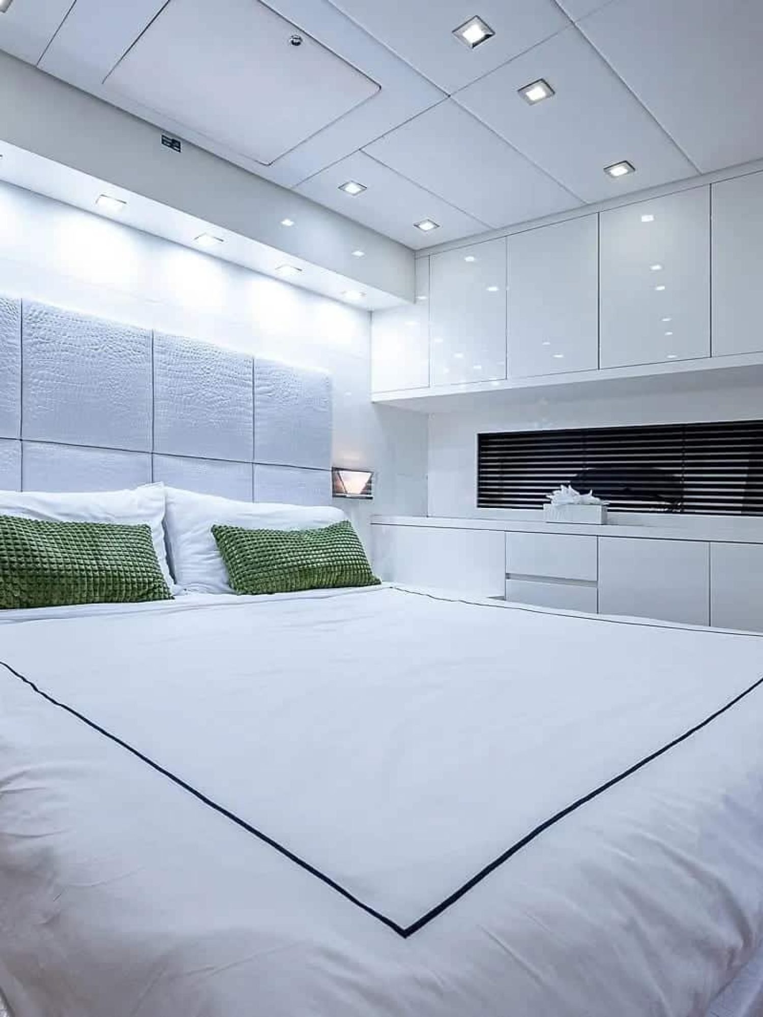 8052021_20211015165359216_1_XLARGE (1)