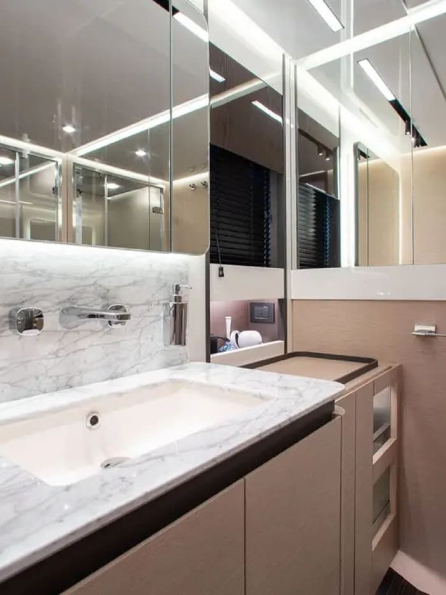 80_azimut_1708485312747