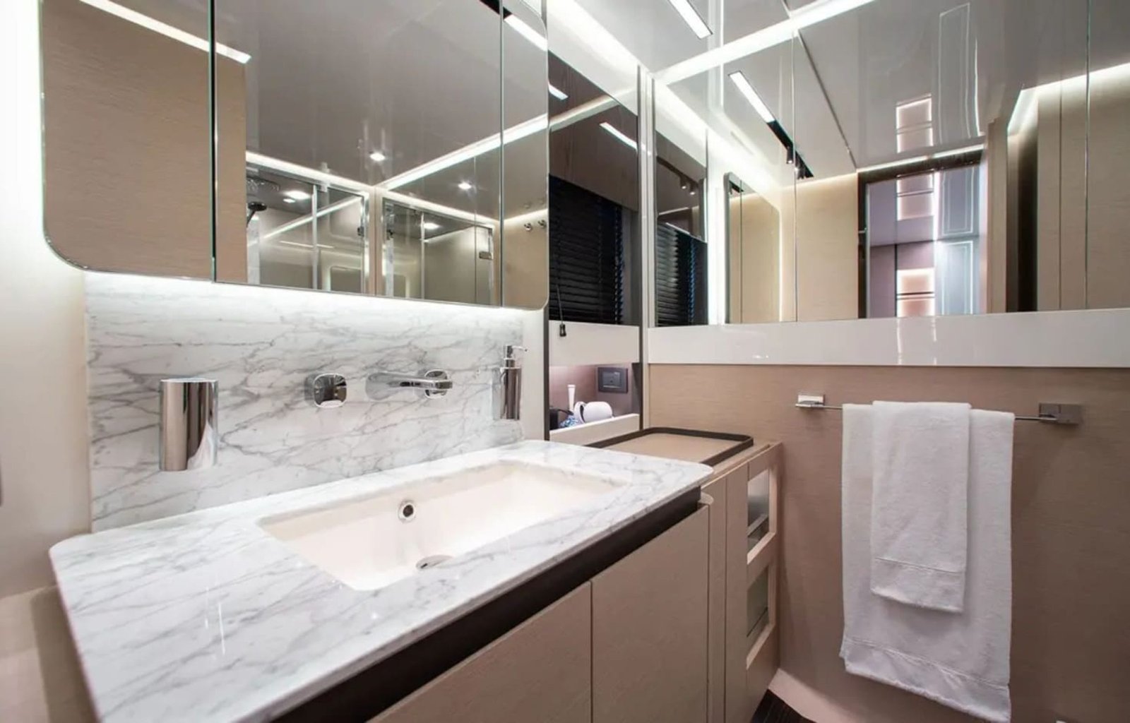 80_azimut_1708485312747