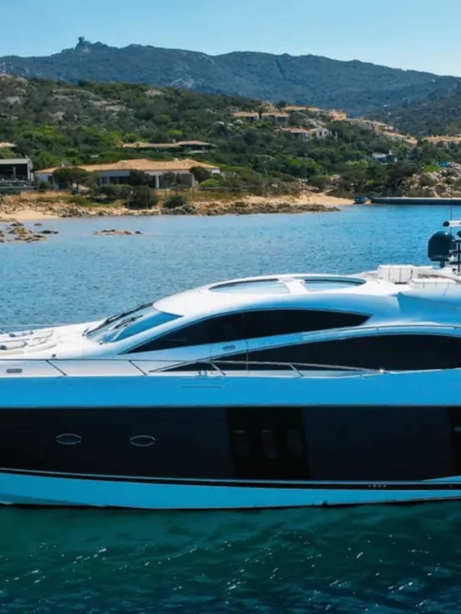 Side view of the 82' Sunseeker luxury yacht showcasing its sleek profile.