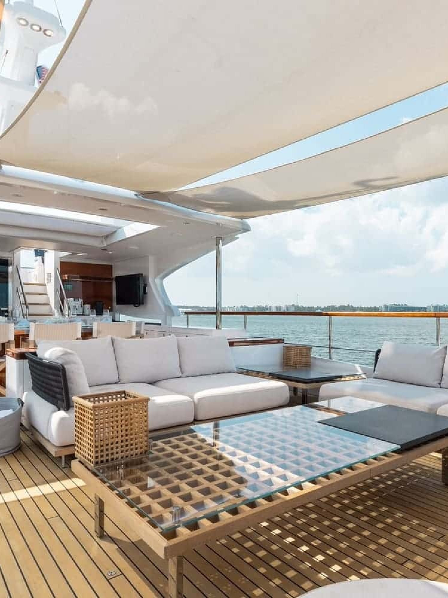 9 95' Benetti Delfino Bella Vita Luxury Miami Yacht Charter Rental Modern Elegance YachtLuxe Bimini The Bahamas-X3