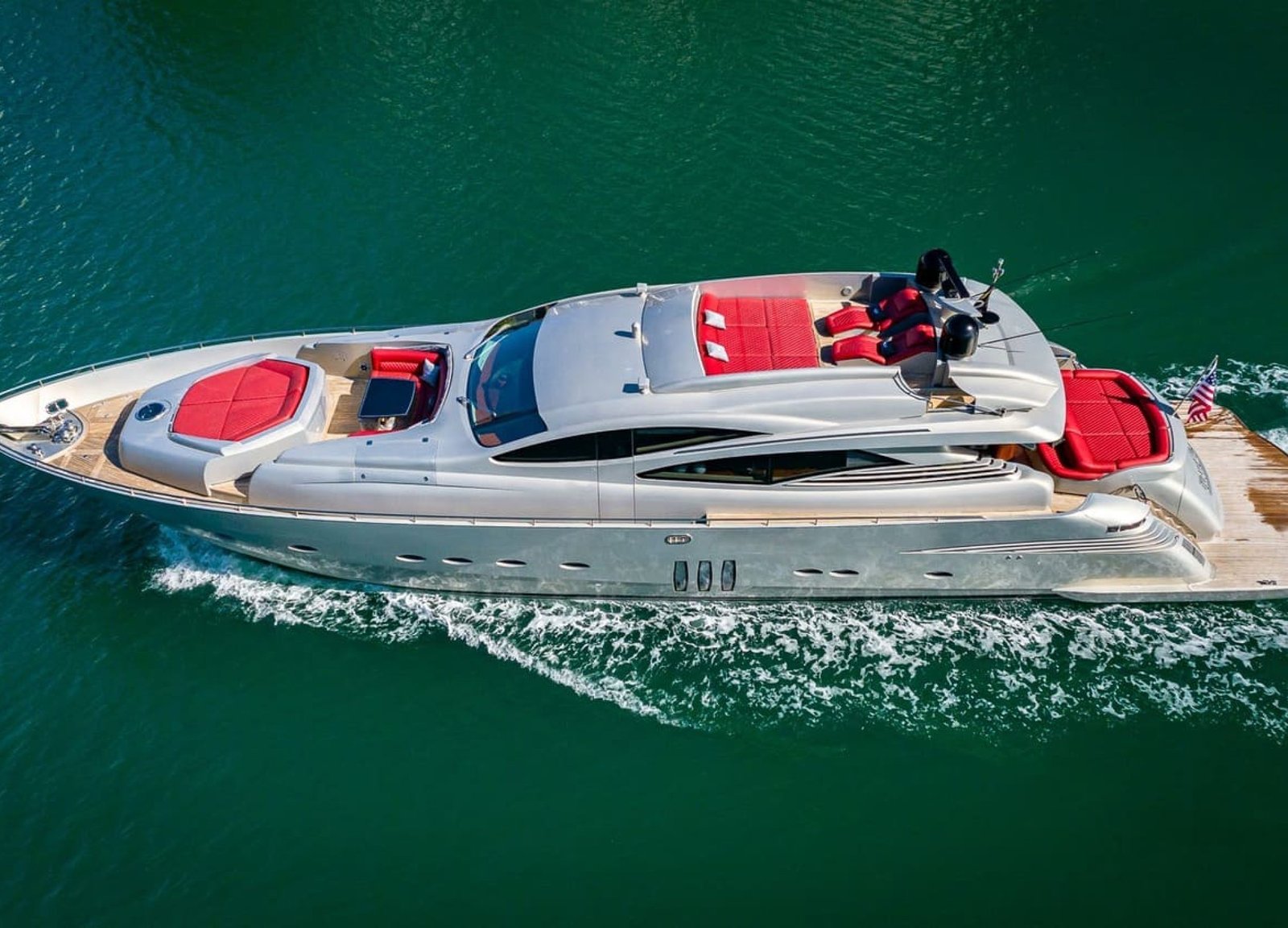 90' PERSHING REGAL Yacht - Front Exterior