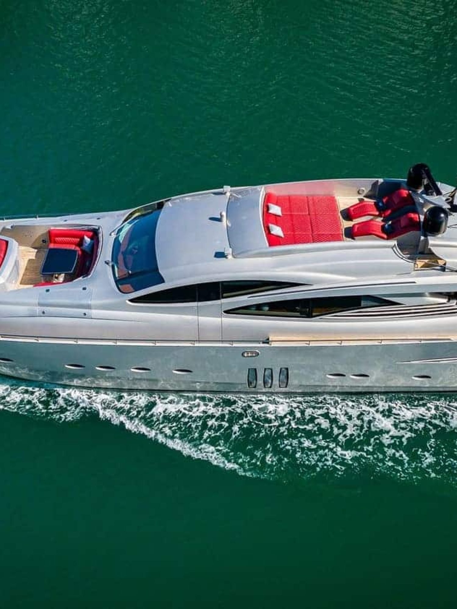 90' PERSHING REGAL Yacht - Front Exterior