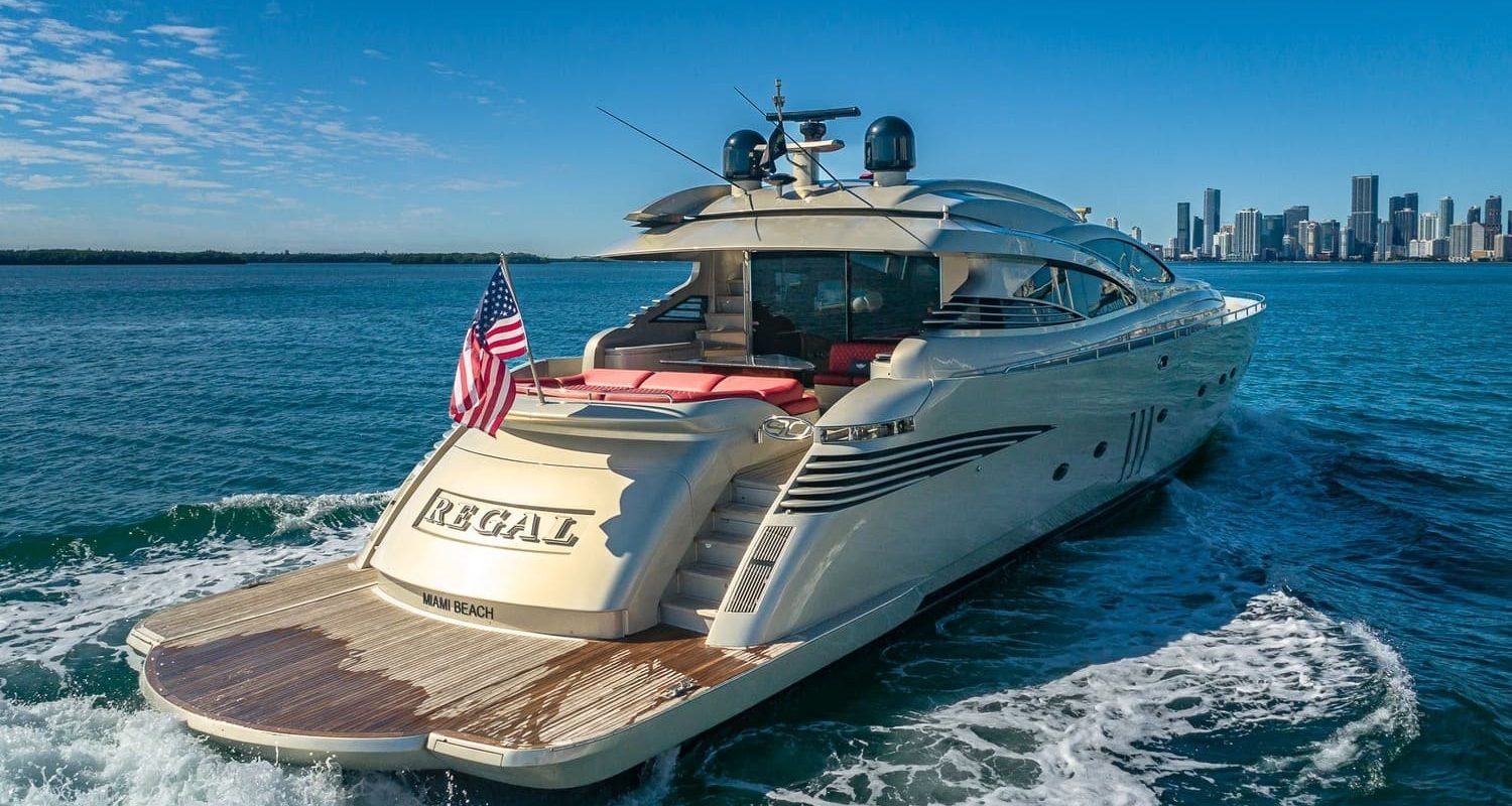 Rear view of the 90' PERSHING REGAL yacht