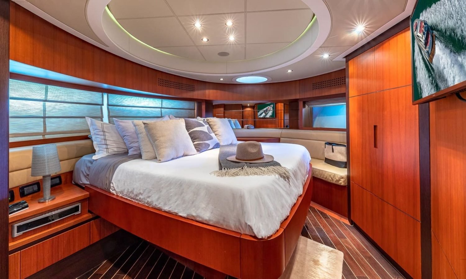 Two bedrooms in the 90' PERSHING REGAL yacht