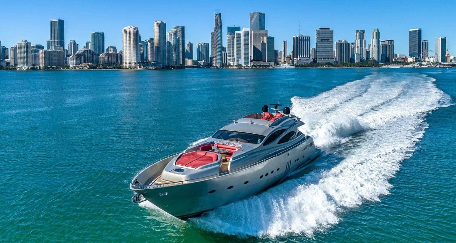 90′ Pershing regal 90' PERSHING REGAL Yacht - Side Exterior