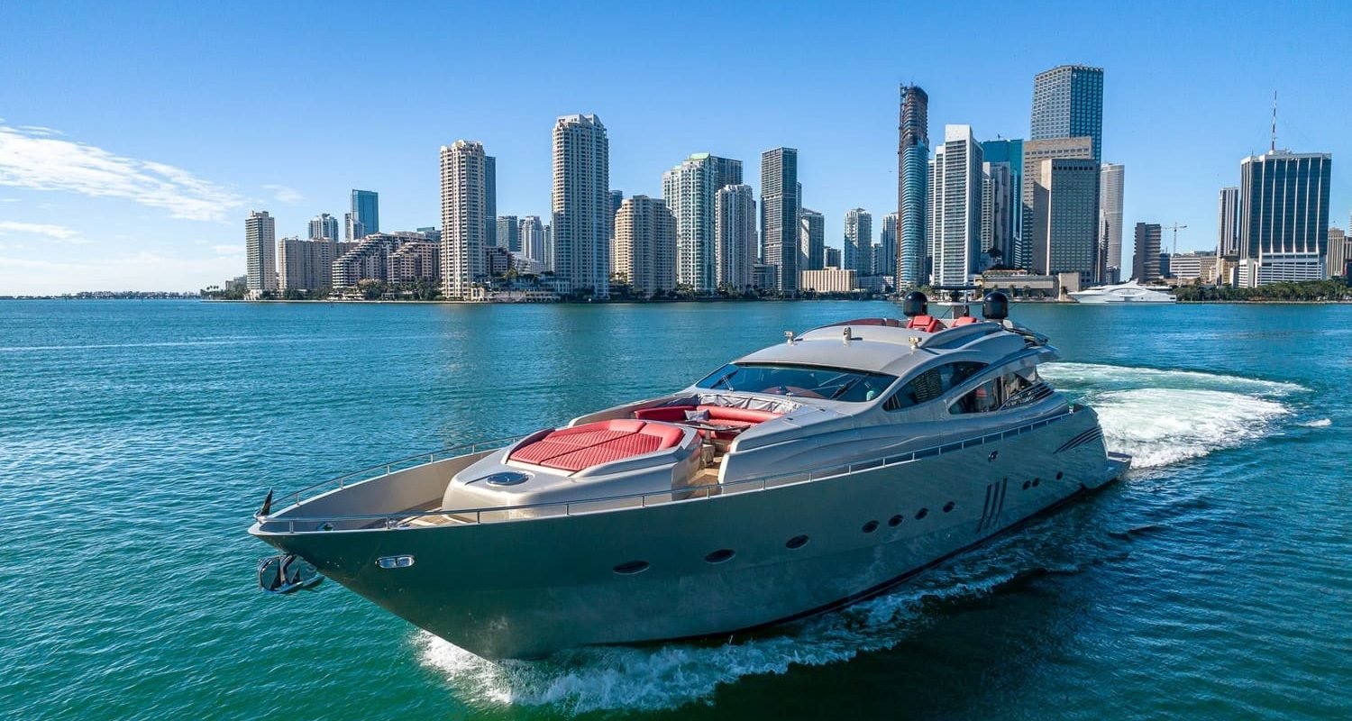 90' PERSHING REGAL Yacht - Stylish Exterior