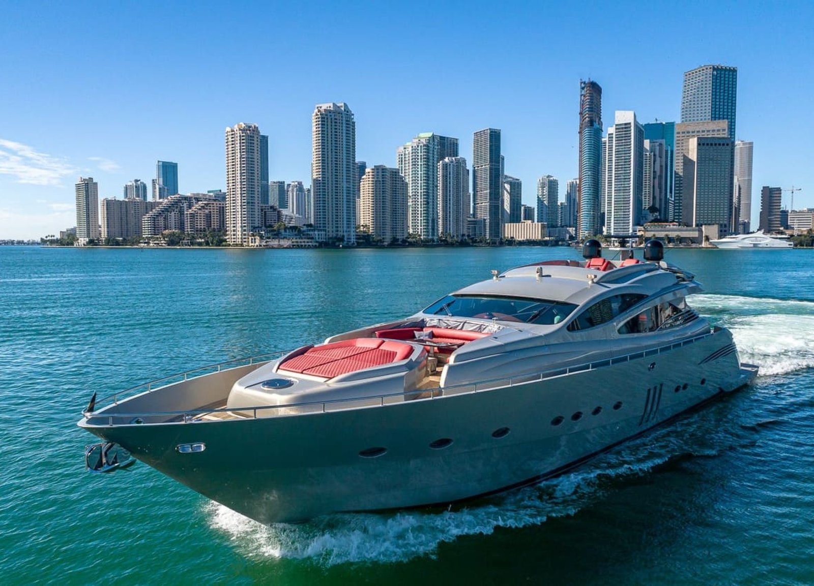 90' PERSHING REGAL Yacht - Stylish Exterior