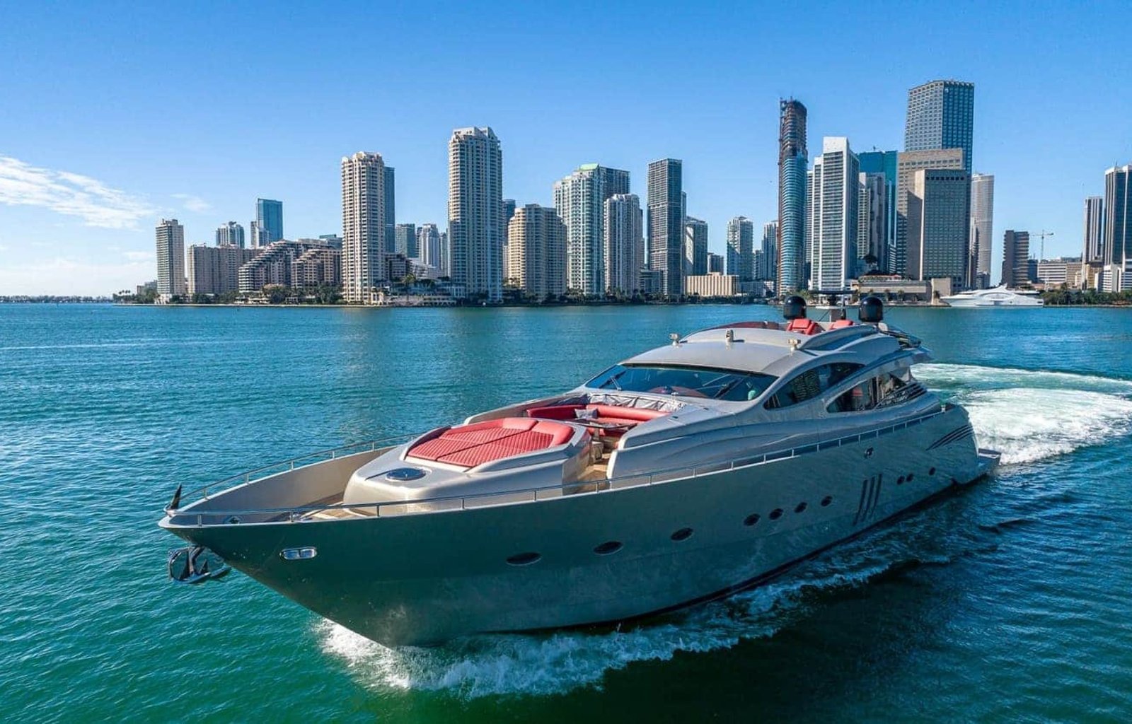 90' PERSHING REGAL Yacht - Stylish Exterior