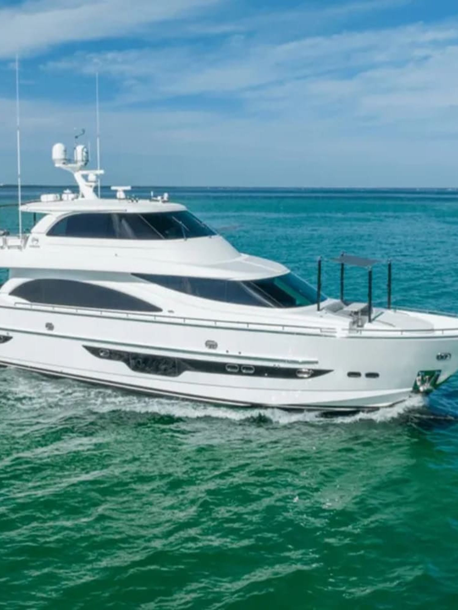 Full view of the 90' HORIZON luxury yacht for sale in Miami