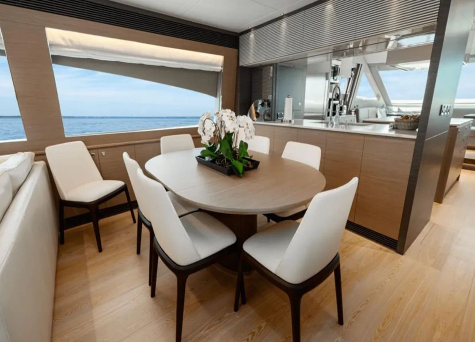 Guest bathroom on the 90' HORIZON yacht with luxurious finishes