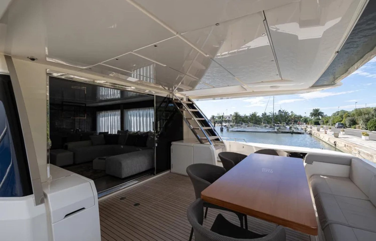 9289993_20240307070425150_1_XLARGE