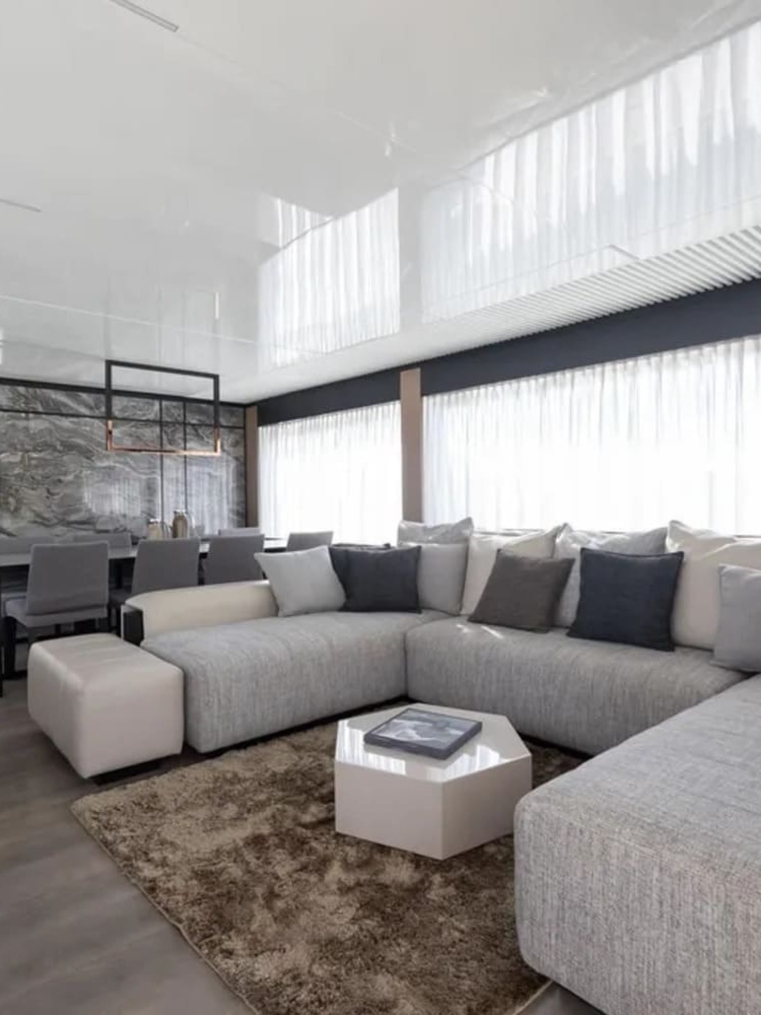 9289993_20240307070435214_1_XLARGE