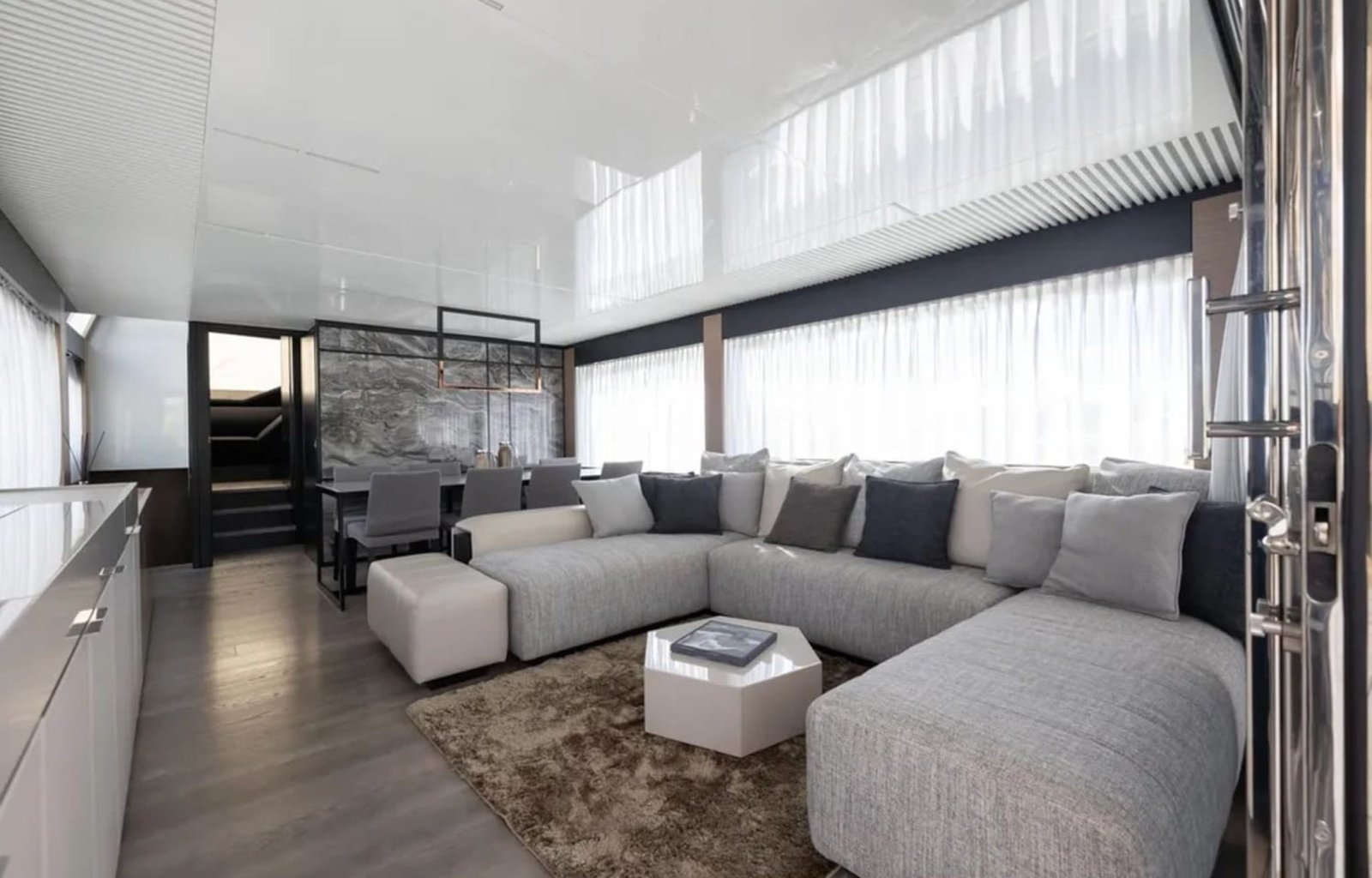 9289993_20240307070435214_1_XLARGE