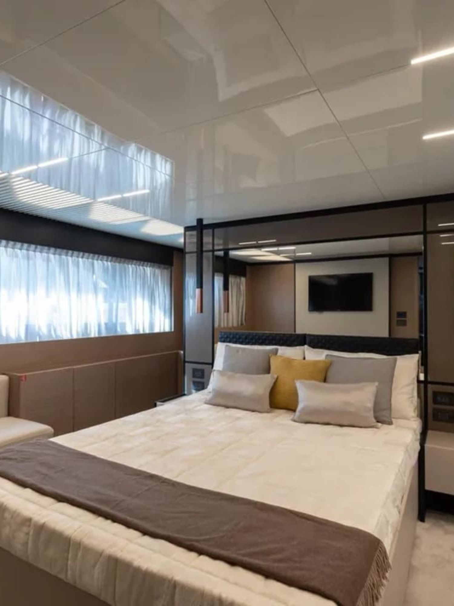 9289993_20240307070443276_1_XLARGE