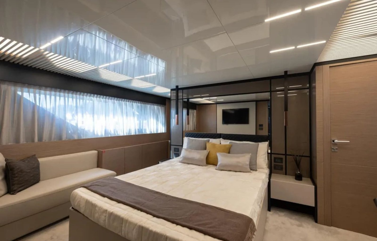 9289993_20240307070443276_1_XLARGE