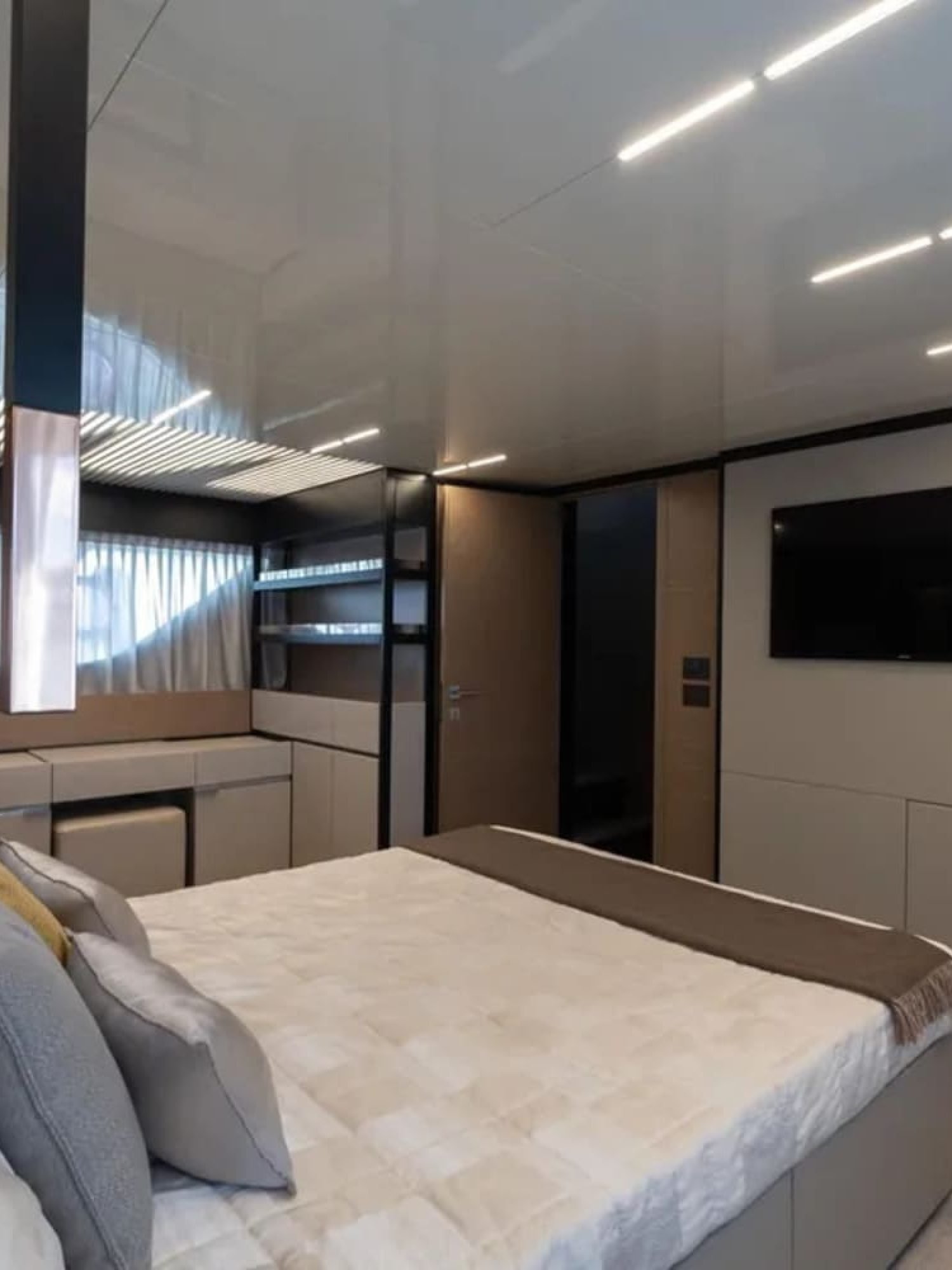 9289993_20240307070447306_1_XLARGE