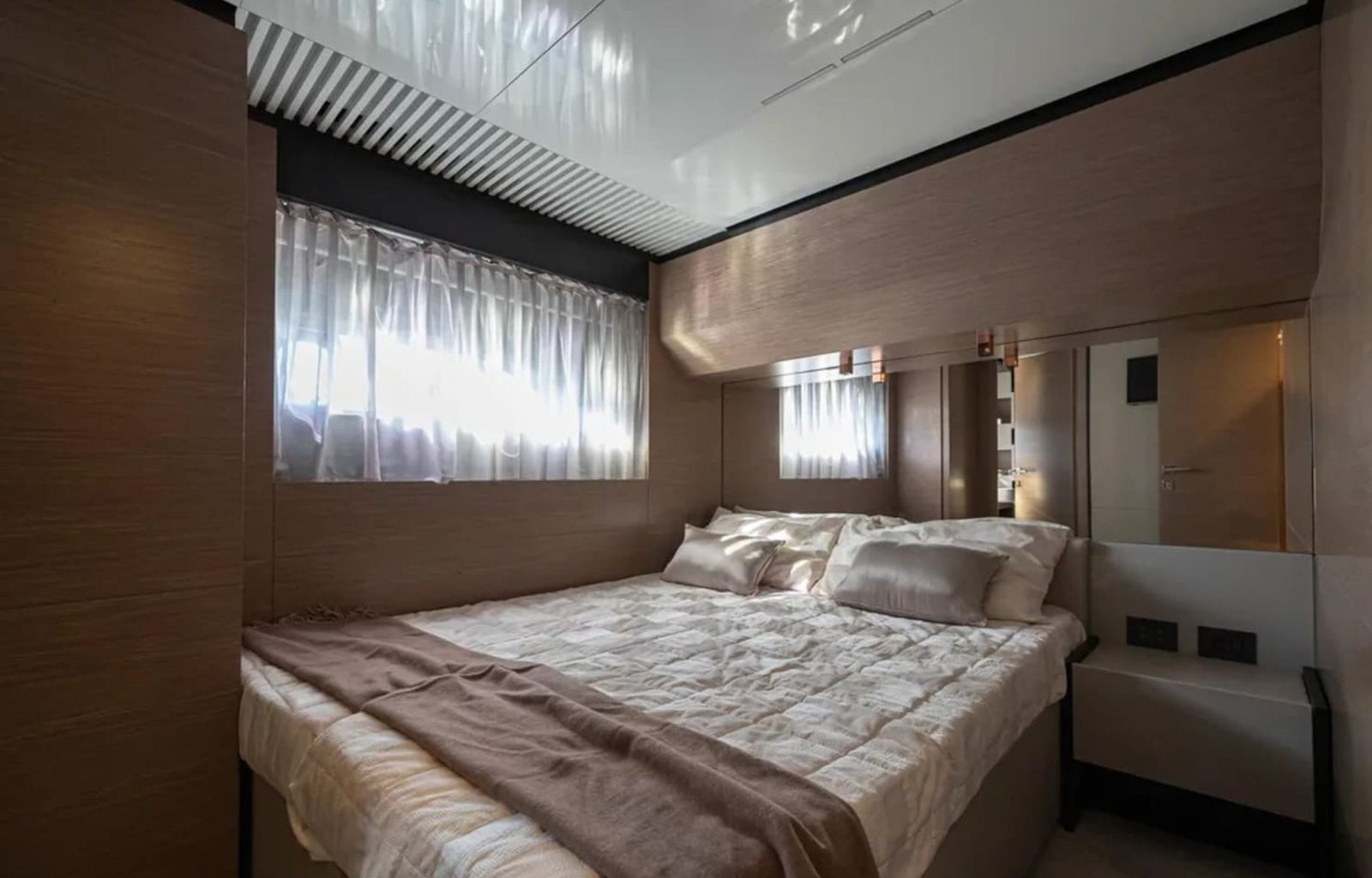 9289993_20240307070455201_1_XLARGE